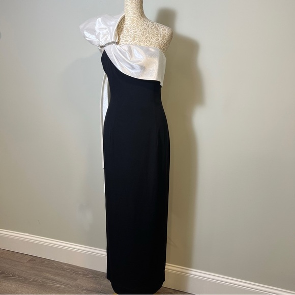 Cache Black and White One Shoulder Dress - Picture 1 of 14